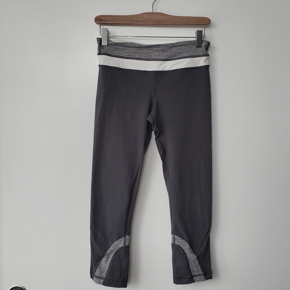 Lululemon Grey Run Inspire || Crop in Size 6